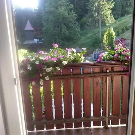 Dom Wczasowy Skalka Maison d'hôtes